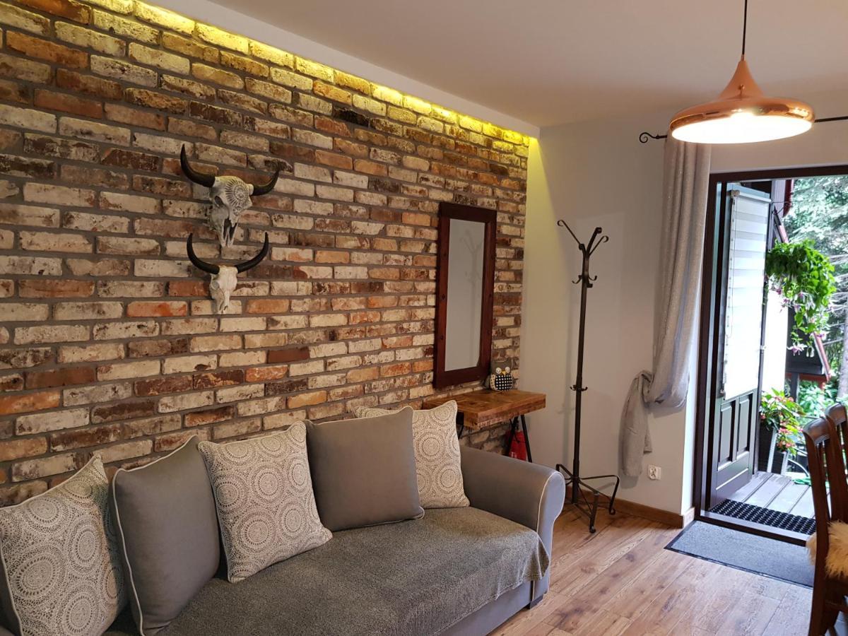 Apartment 33 *