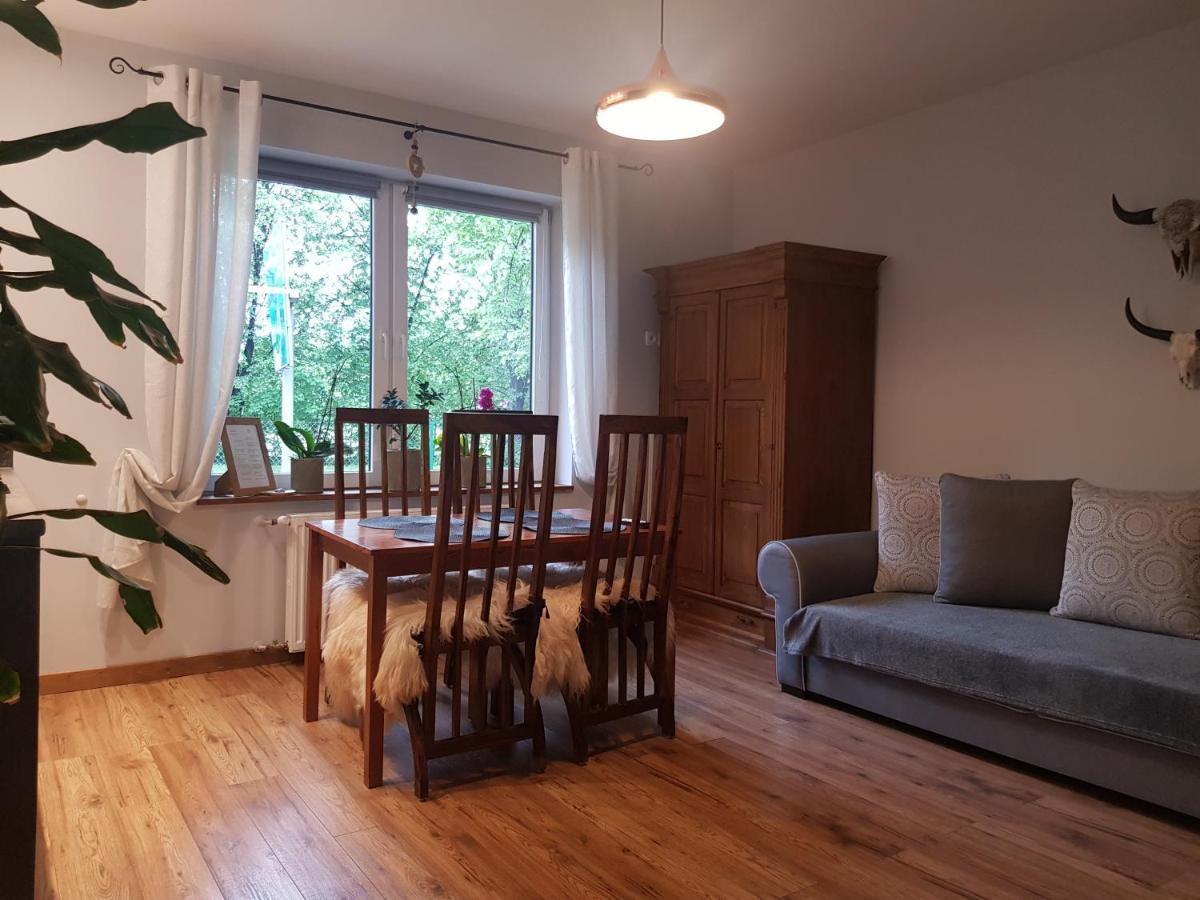Apartment 33